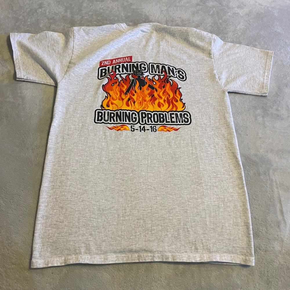 Streetwear Hanes Mens Small‎ Gray 2nd Annual Bonfire Pig Roast T Shirt Graphic